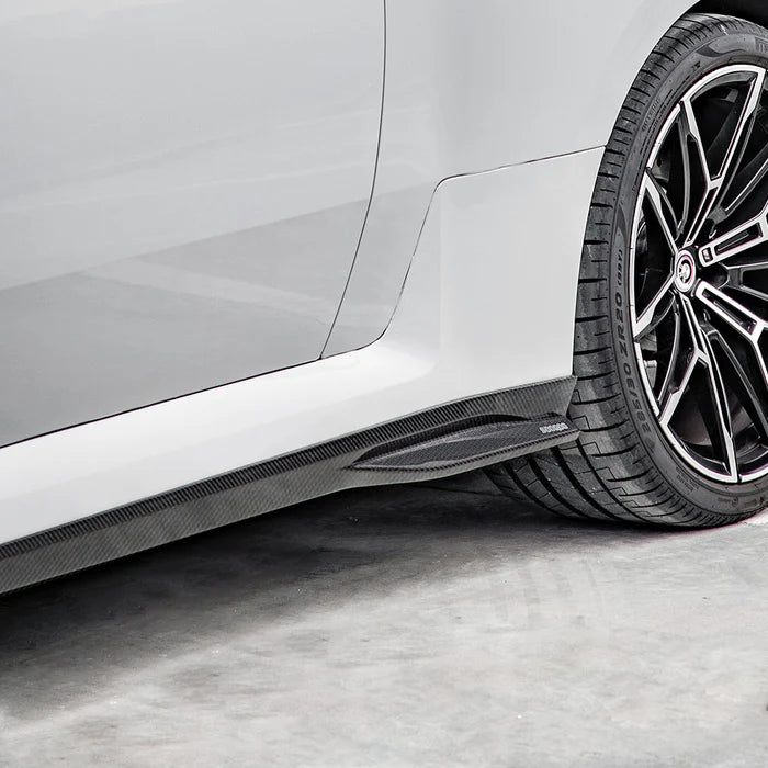 SooQoo BMW G87 M2 Side Skirts In Gloss Carbon Fibre