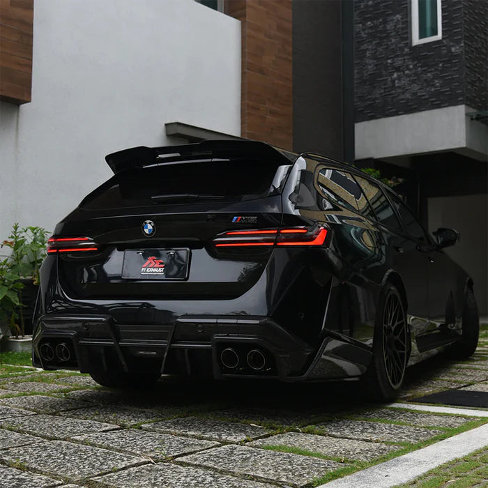 SooQoo BMW G99 M5 Touring Roof Spoiler In Gloss Carbon Fibre