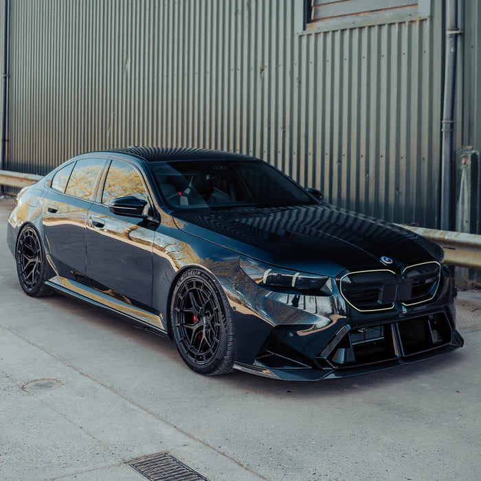 SooQoo BMW G90 & G99 M5 SQ-A Front Splitter In Gloss Carbon Fibre